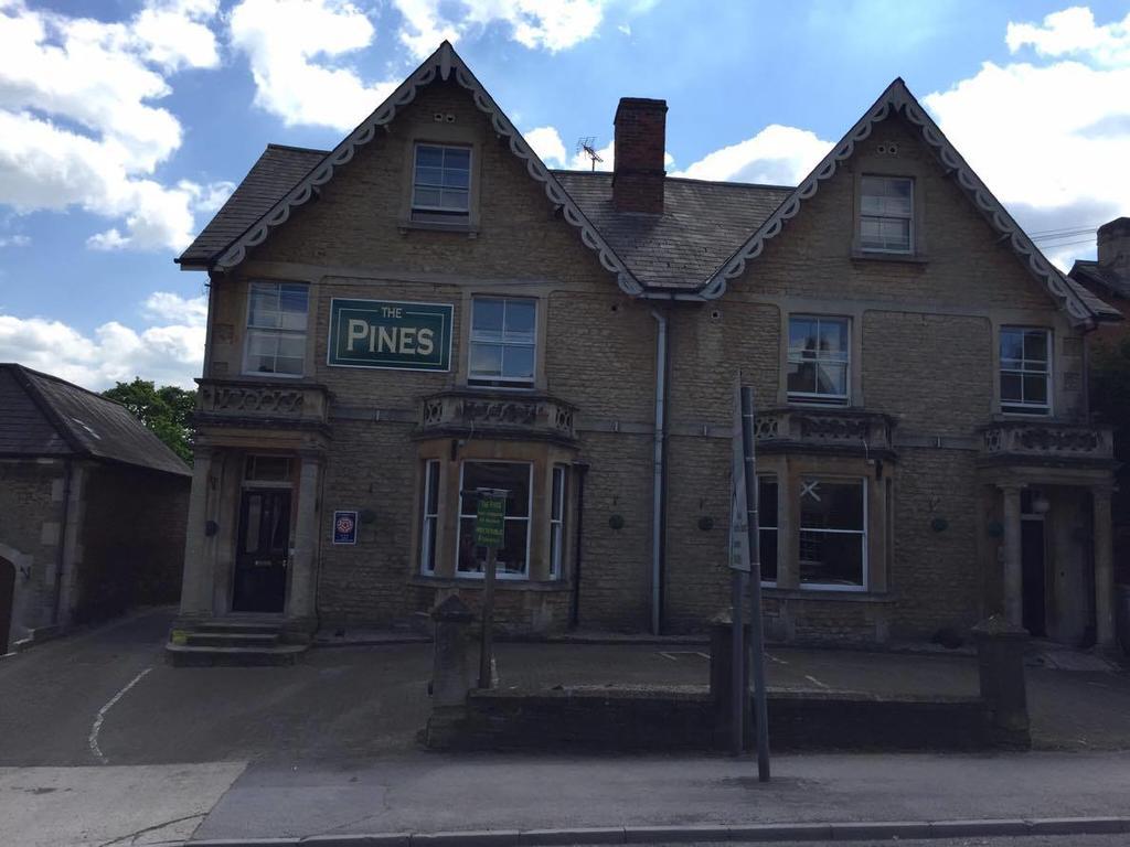 The Pines Guest Accommodation Chippenham  Exterior photo